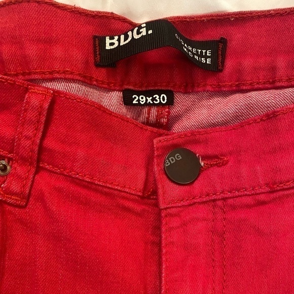 BDG RED CIGARETTE MID RISE JEANS SIZE 29 x 30 - Picture 3 of 6